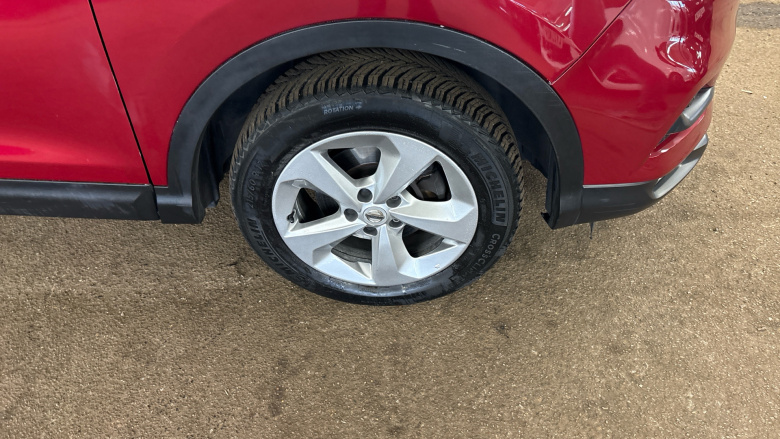 Nissan Qashqai 1.3 DiG-T 160 Acenta Premium 5dr Petrol Hatchback